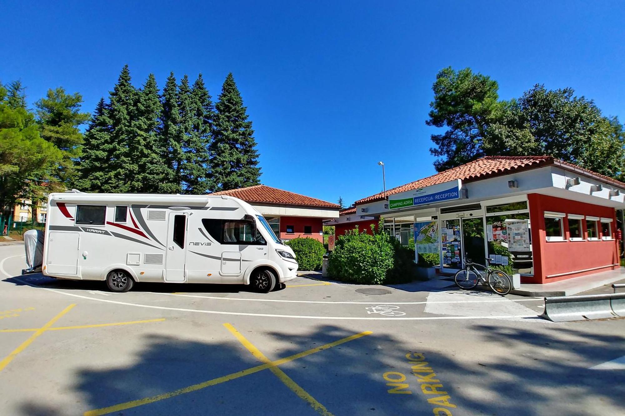 Camping Adria Ankaran - Pitches Eksteriør billede